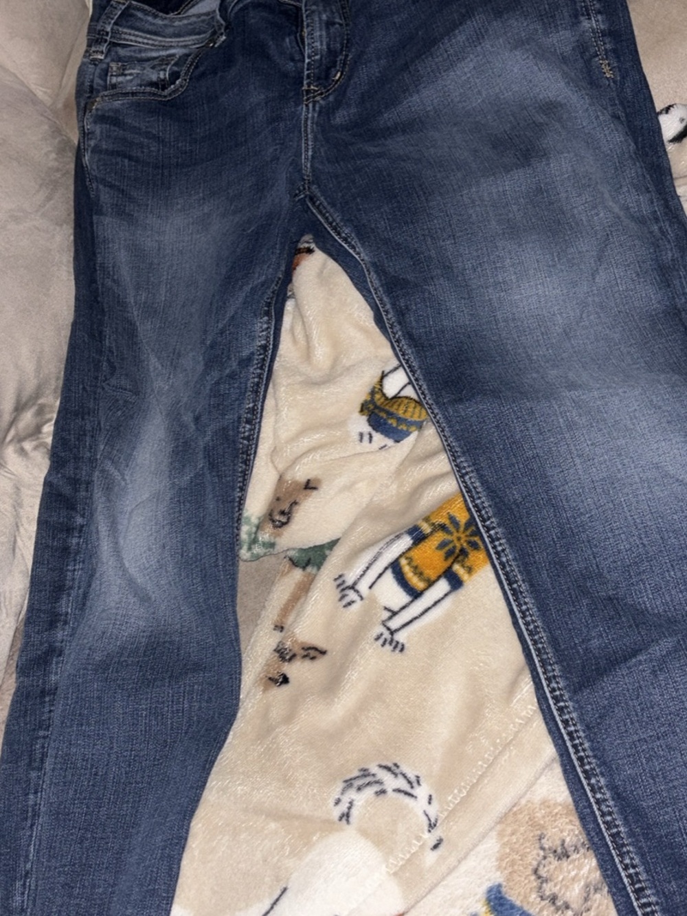 Silver jeans Avery cropped skinny Classic Dark Wash Blue Jeans